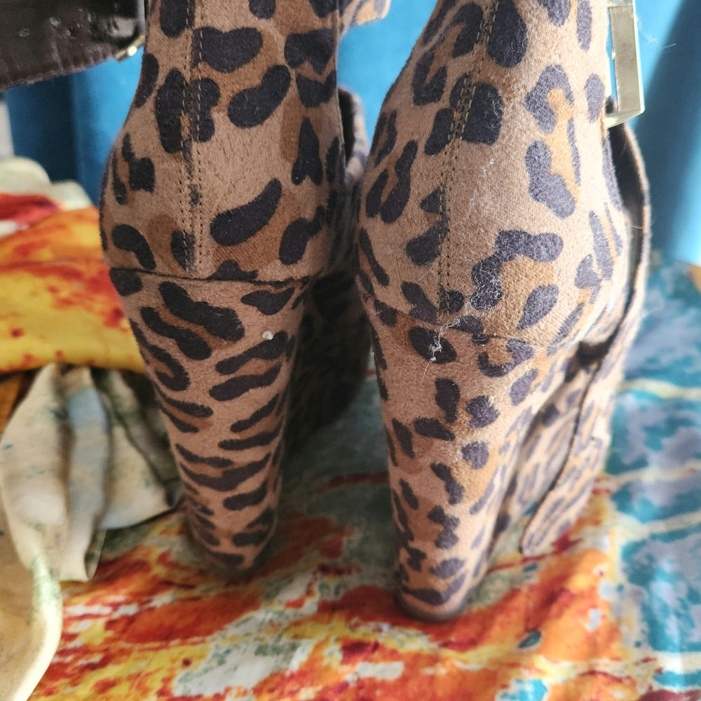Breckelles Leopard Print Wedges